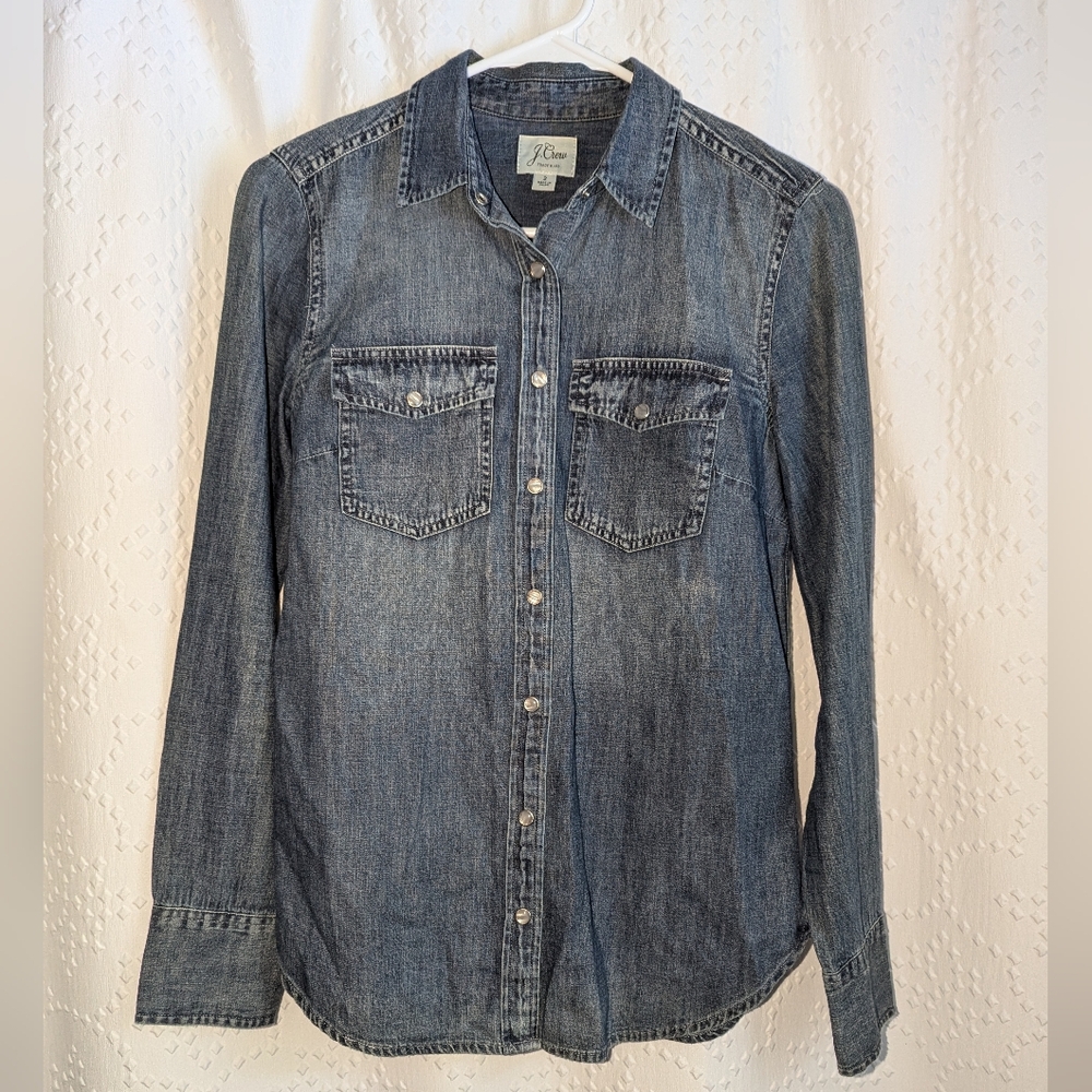 J. Crew chambray shirt Women's 2 Pearl Snap Button Medium Wash Denim western